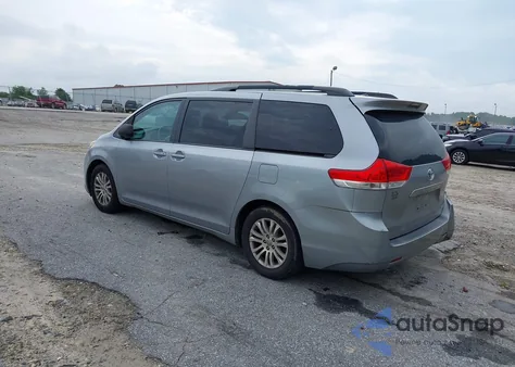 2012 Toyota Sienna Xle V6 8 Passenger from USA, damaged, VIN 5TDYK3DCXCS260040